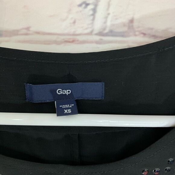 Gap XS black tank top - Picture 3 of 7